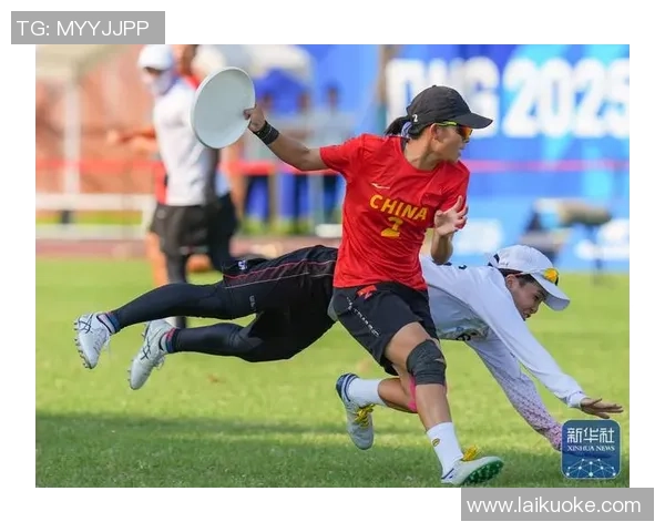 成都飞盘队在滑板精英赛中以52分领先其他队伍展现强大实力